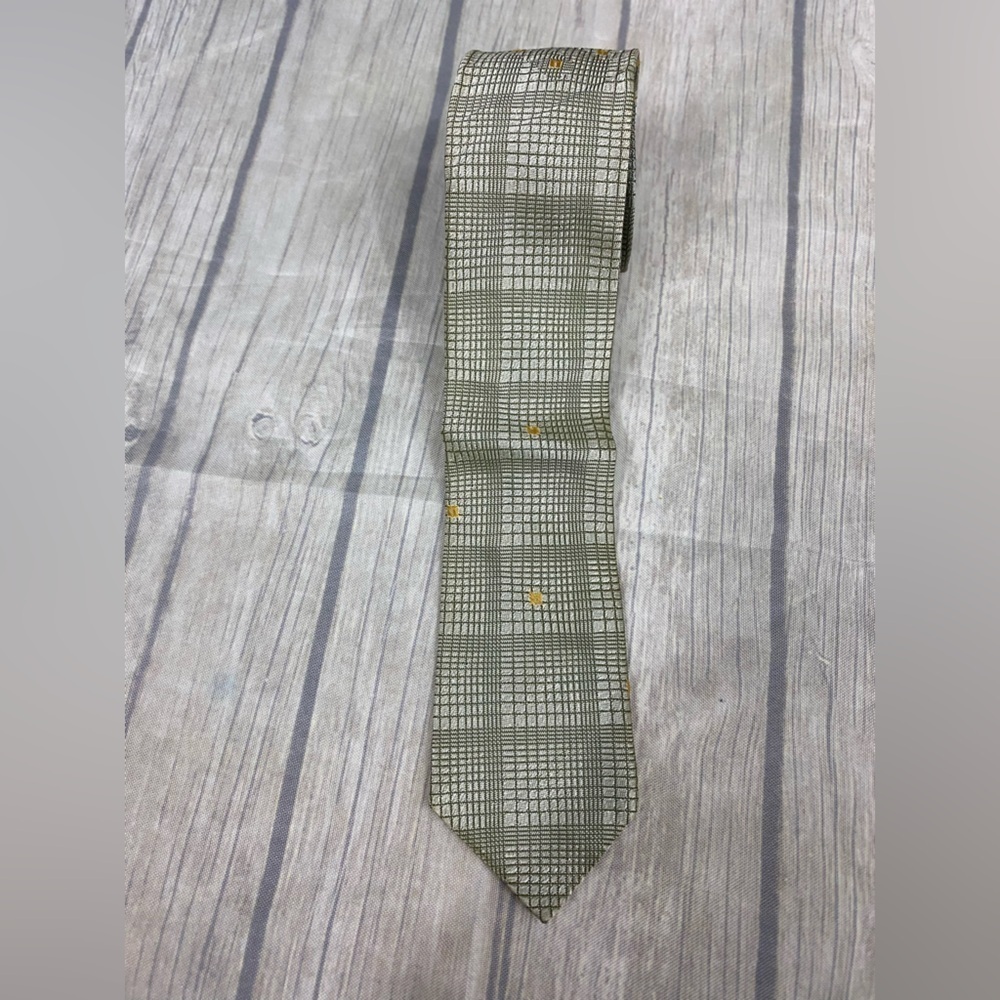 Vintage Wembley Olive Green & Beige Thin 2” Wide 53” Long Plaid Mens Neck Tie